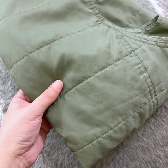 Vintage Y2K Gap Puffer Vest - Picture 9 of 11